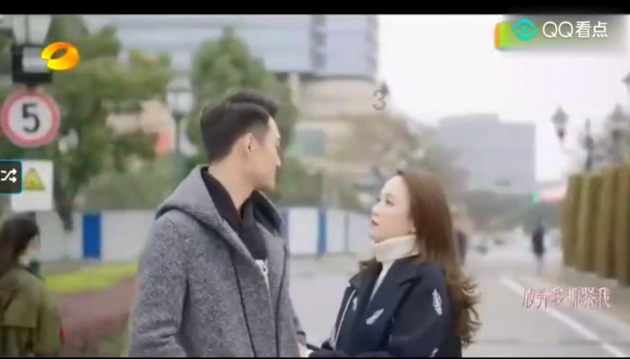泰国华裔富婆闪耀亿万富豪婚礼!穿蓝色蕾丝裙好嫩,老公也超帅气